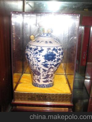 品味尊貴，分享情誼 茅臺53%醬香型（中.王龍）富貴吉祥酒